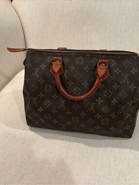 Louis Vuitton Monogram Speedy 30. 100% Authentic